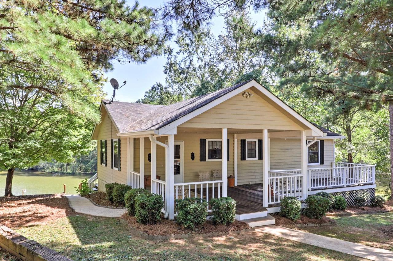 Lakefront Cottage With Private Hot Tub! Buckhead Экстерьер фото